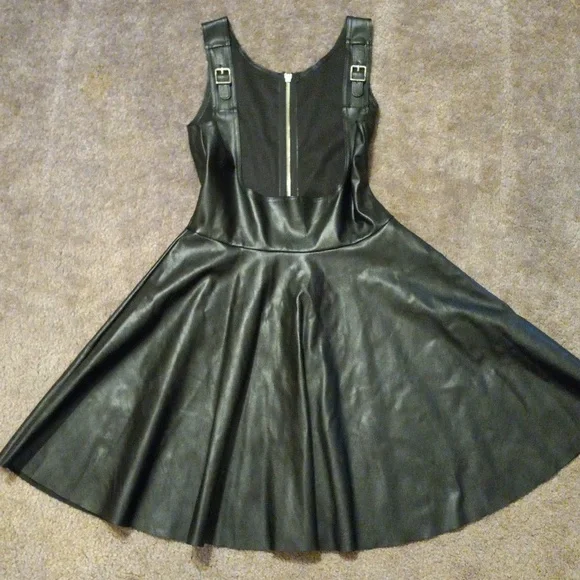 cute black graduation dresses Simple Off the Shoulder Black Graduation Dresses for Teens SD1107B –  Viniodress